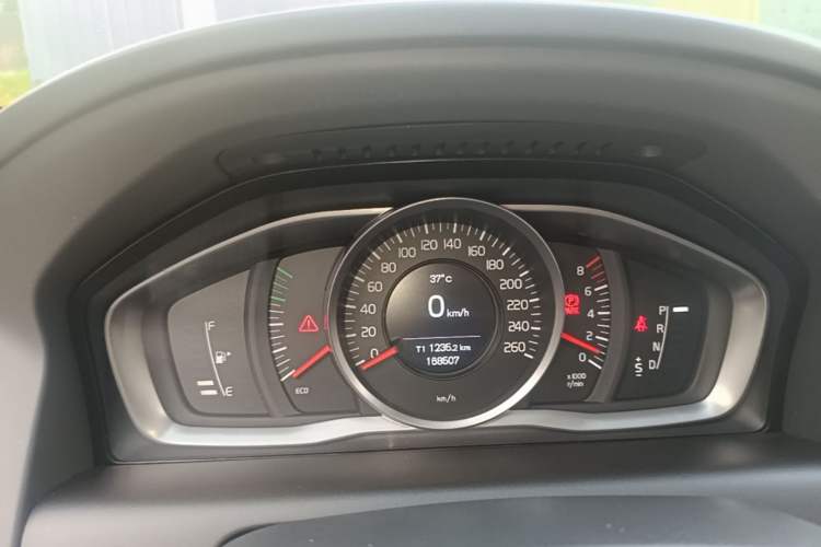 Used Volvo XC60 2016 T5 Smart Upgrade Model Instrument Cluster