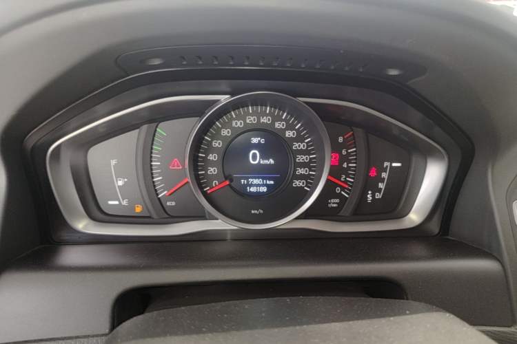 Used Volvo XC60 2016 T5 Smart Upgrade Model Instrument Cluster