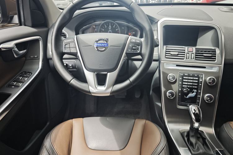Used Volvo XC60 2016 T5 Smart Version Interior 1