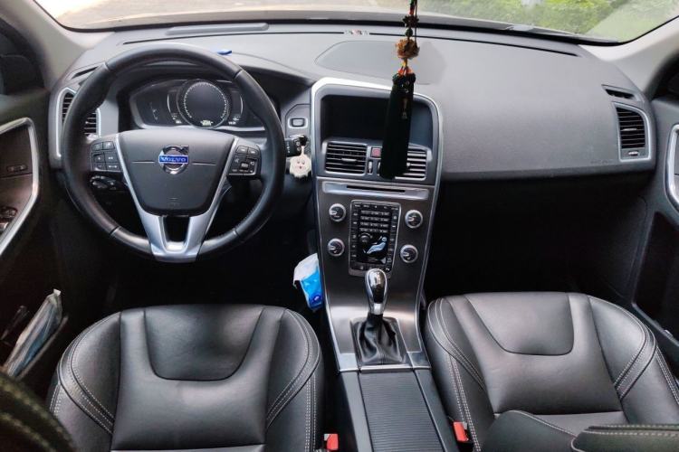 Used Volvo XC60 2016 T5 AWD Zhiyuan Edition Interior 2