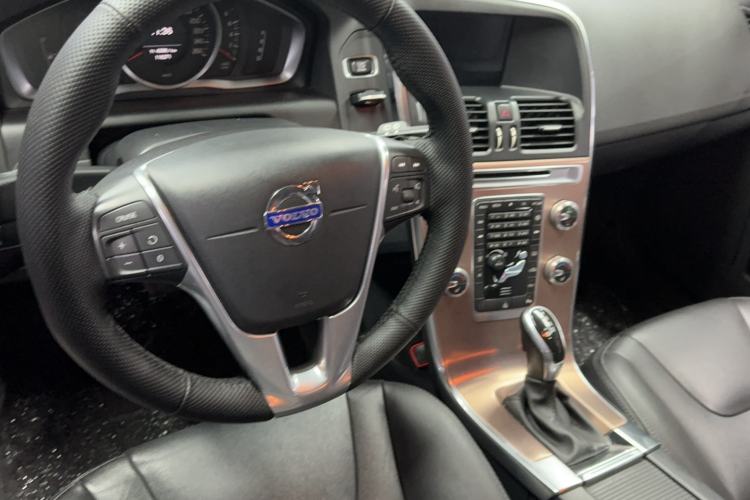 Used Volvo XC60 2016 T5 Smart Upgrade Model Interior 3
