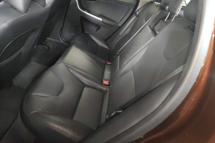 Used Volvo XC60 2016 T5 Smart Upgrade Model Interior 4