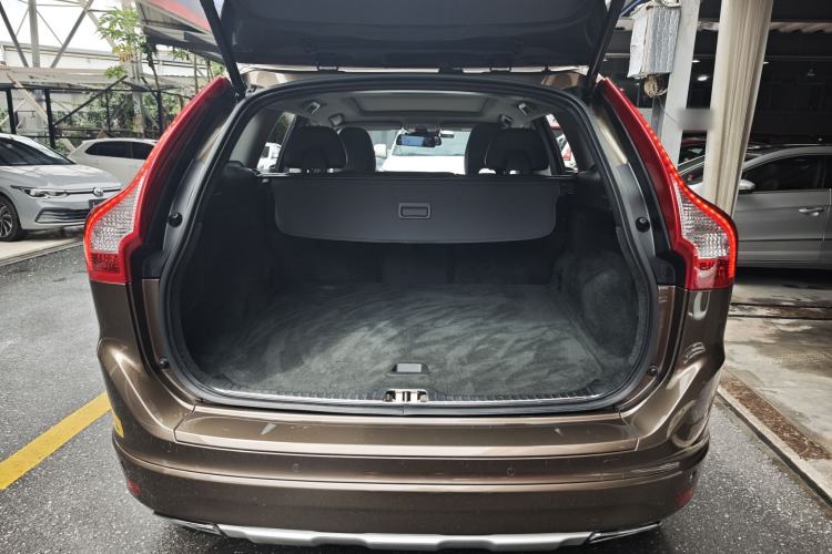 Used Volvo XC60 2016 T5 Smart Version Interior 8