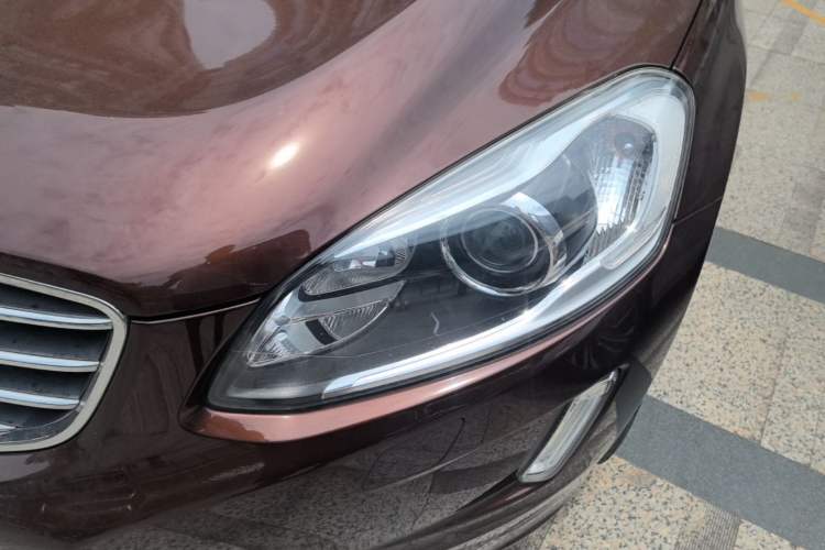 Used Volvo XC60 2016 T5 AWD Zhiyuan Edition Left Front Headlight