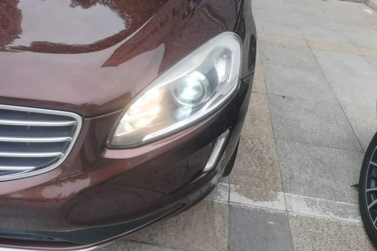 Used Volvo XC60 2016 T6 AWD Zhiyue Edition Left Front Headlight
