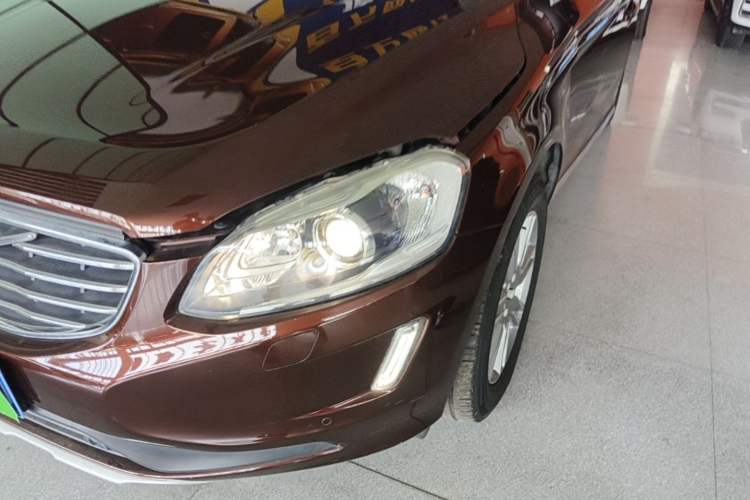 Used Volvo XC60 2016 T5 AWD Zhiyuan Edition Left Front Headlight