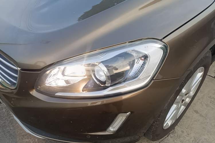 Used Volvo XC60 2016 T5 Smart Upgrade Model Left Front Headlight