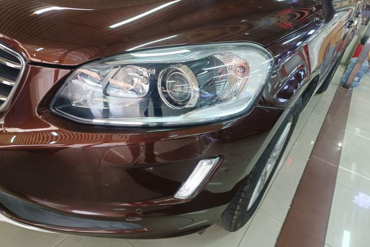 Used Volvo XC60 2016 T5 Smart Version Left Front Headlight