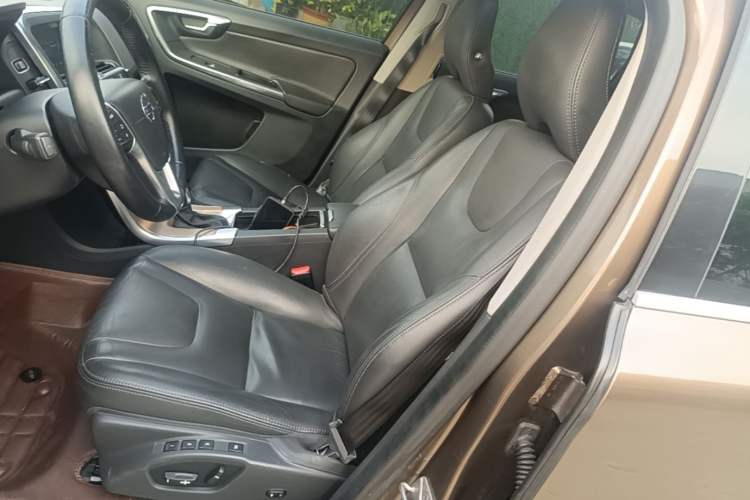 Used Volvo XC60 2016 T5 Smart Upgrade Model Left Front Seat