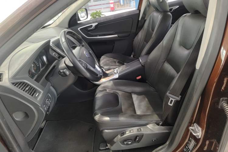 Used Volvo XC60 2016 T5 Smart Upgrade Model Left Front Seat