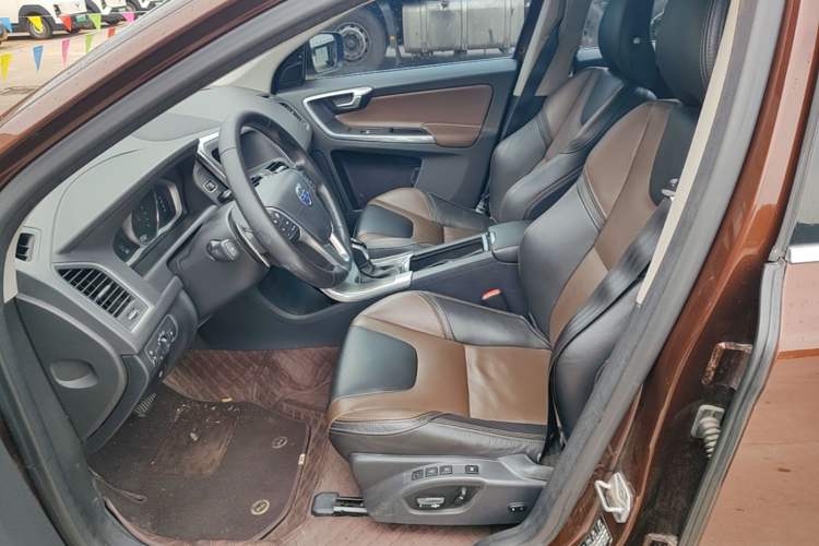 Used Volvo XC60 2016 T5 AWD Smart Drive Edition Left Front Seat