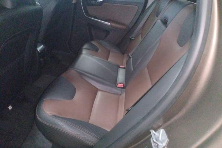 Used Volvo XC60 2016 T5 Smart Version Left Rear Seat