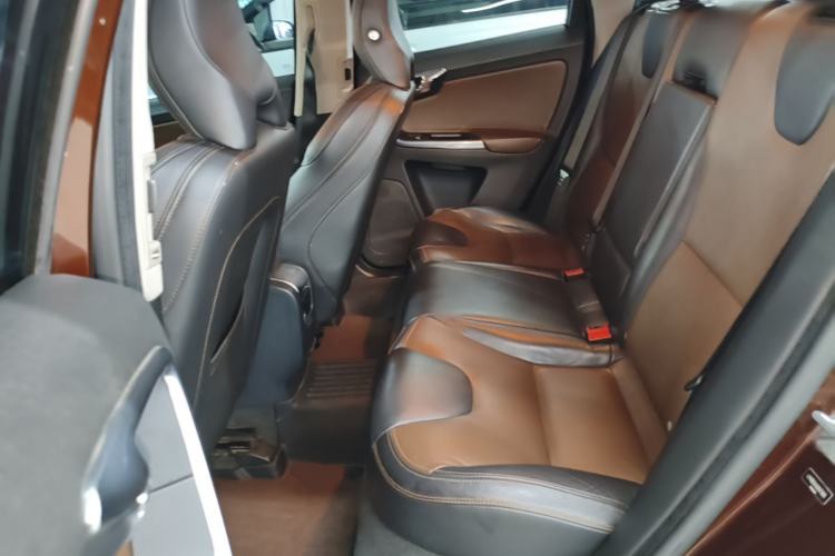 Used Volvo XC60 2016 T5 AWD Zhiyuan Edition Left Rear Seat