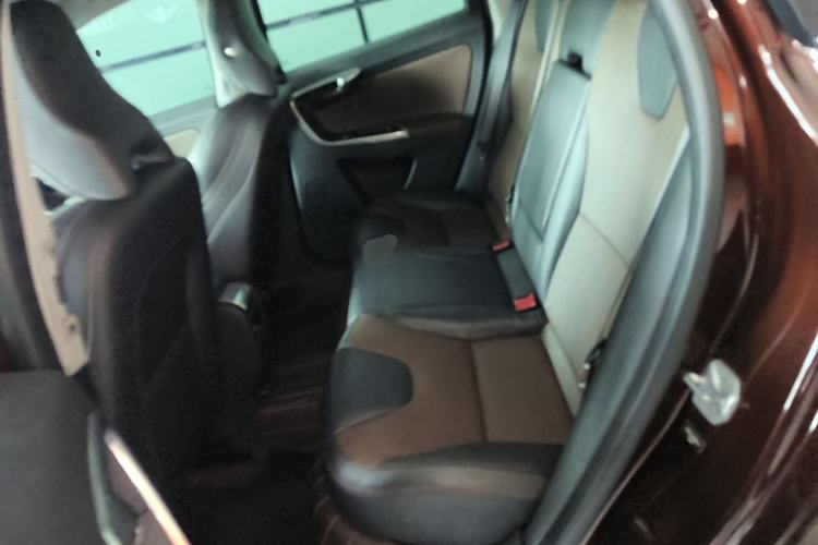 Used Volvo XC60 2016 T5 AWD Zhiyuan Edition Left Rear Seat