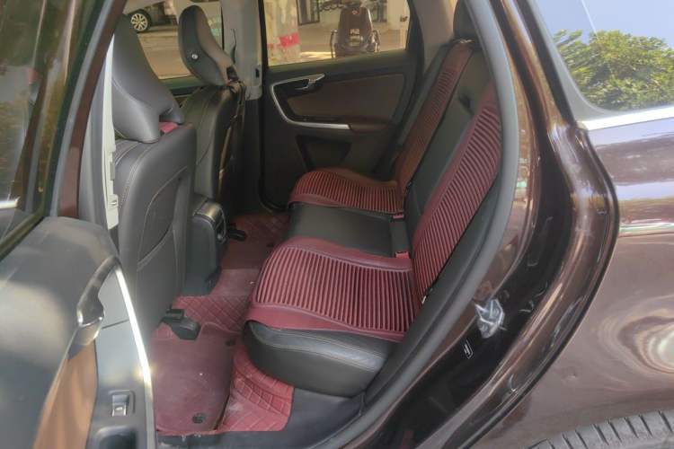 Used Volvo XC60 2016 T5 AWD Smart Drive Edition Left Rear Seat