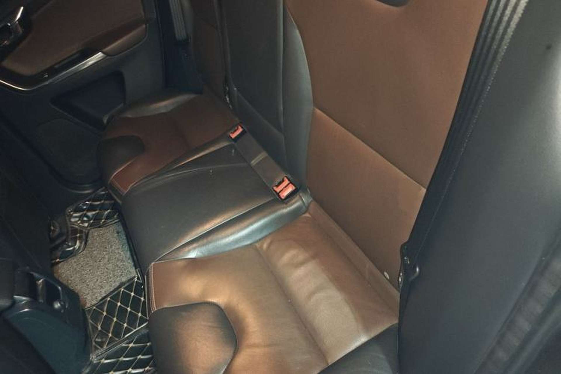 Used Volvo XC60 2016 T5 Smart Version Left Rear Seat
