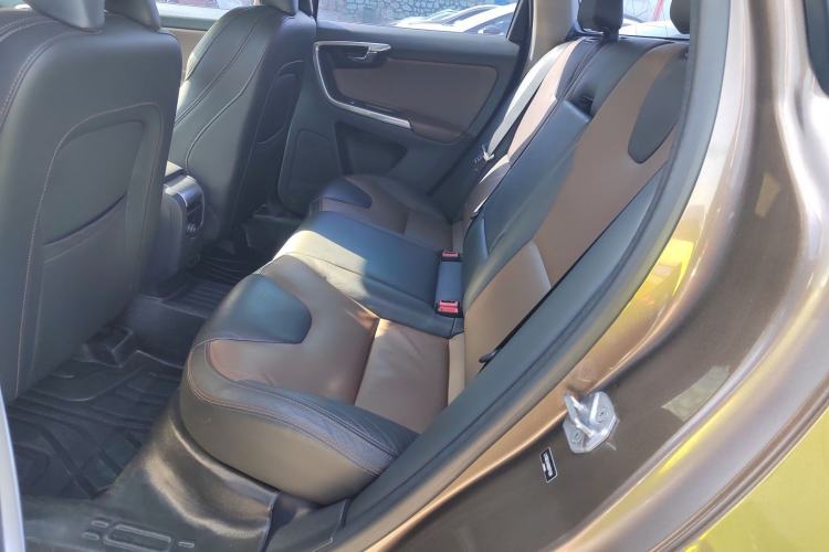 Used Volvo XC60 2016 T5 AWD Zhiyuan Edition Left Rear Seat