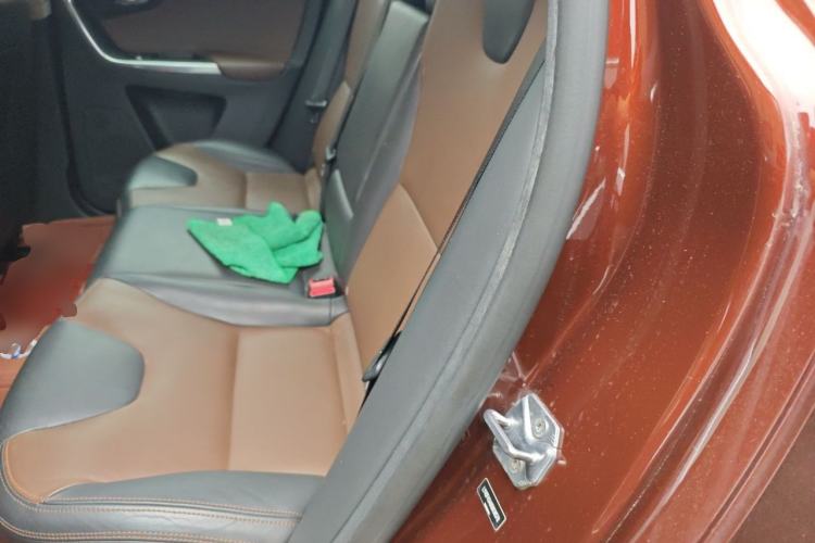 Used Volvo XC60 2016 T5 Smart Version Left Rear Seat