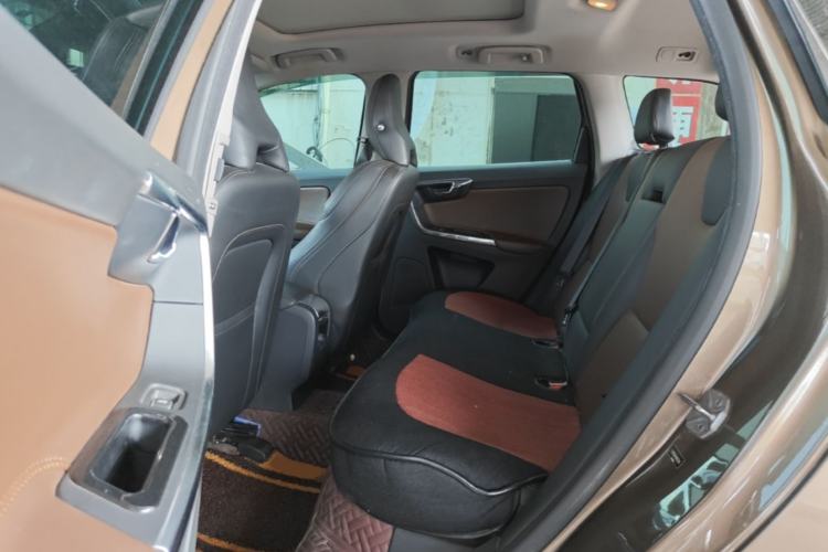 Used Volvo XC60 2016 T5 AWD Zhiyuan Edition Left Rear Seat