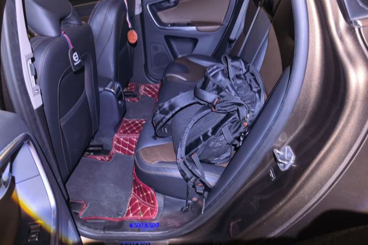 Used Volvo XC60 2016 T5 AWD Zhiyuan Edition Left Rear Seat