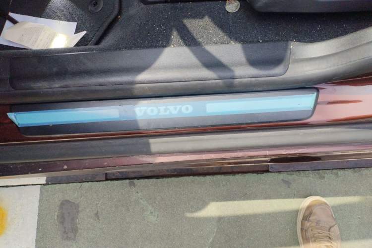 Used Volvo XC60 2016 T5 Smart Version Left Side Sill