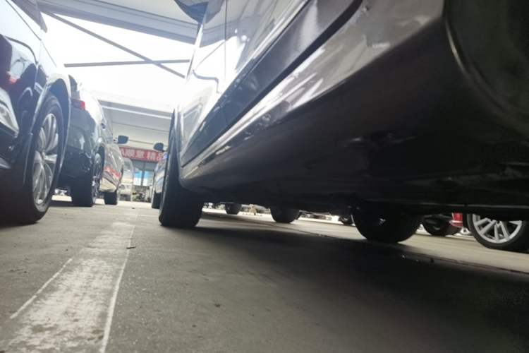 Used Volvo XC60 2016 T5 Smart Version Left Side Sill