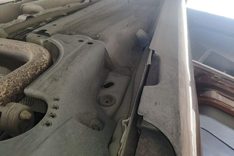 Used Volvo XC60 2016 T5 Smart Upgrade Model Left Side Sill