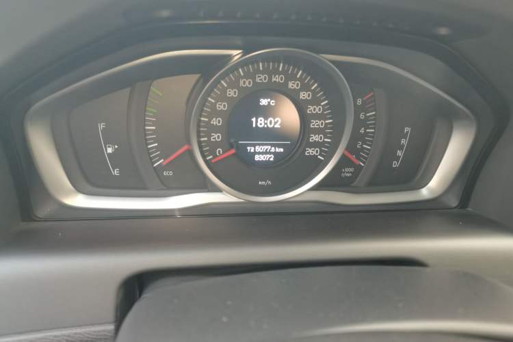 Used Volvo XC60 2016 T5 Smart Upgrade Model Odometer Close Up