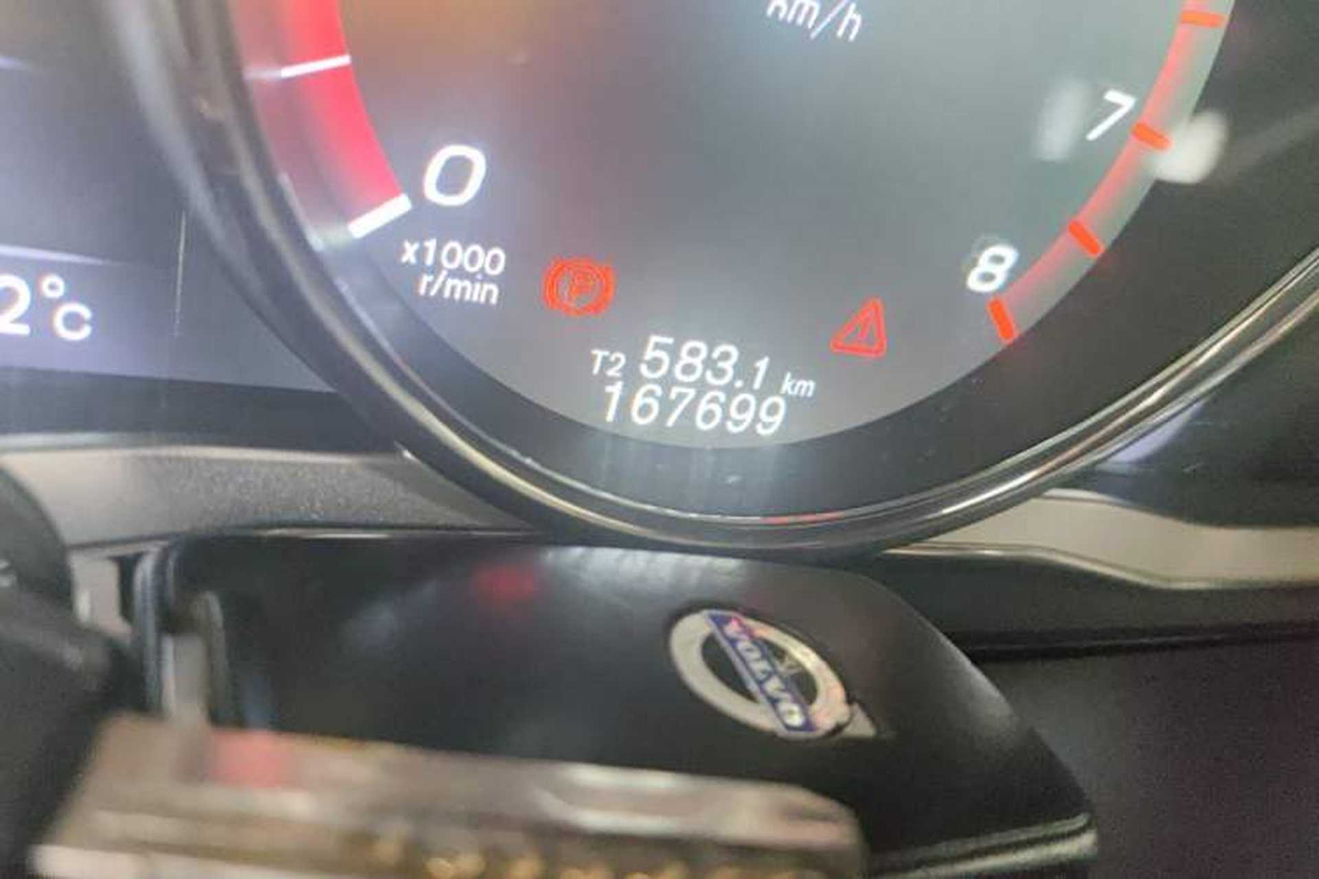 Used Volvo XC60 2016 T5 Smart Version Odometer Close Up