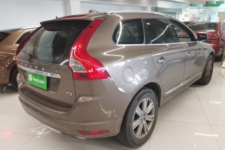 Used Volvo XC60 2016 T5 Smart Version Rear Right 45 Deg
