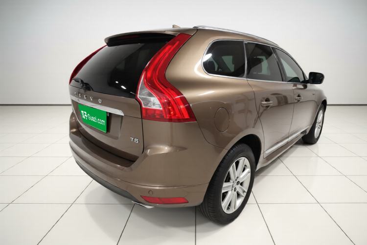 Used Volvo XC60 2016 T5 Smart Version Rear Right 45 Deg