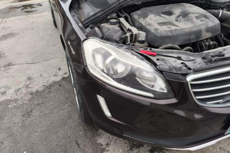 Used Volvo XC60 2016 T5 Smart Drive Edition Right Front Headlight