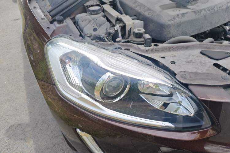 Used Volvo XC60 2016 T5 Smart Upgrade Model Right Front Headlight