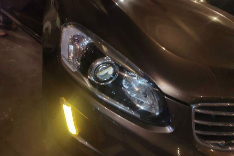 Used Volvo XC60 2016 T5 Smart Version Right Front Headlight