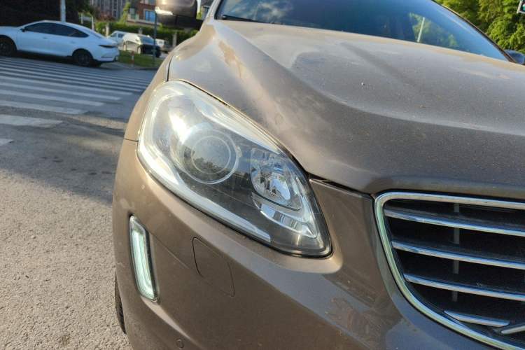 Used Volvo XC60 2016 T5 Smart Version Right Front Headlight