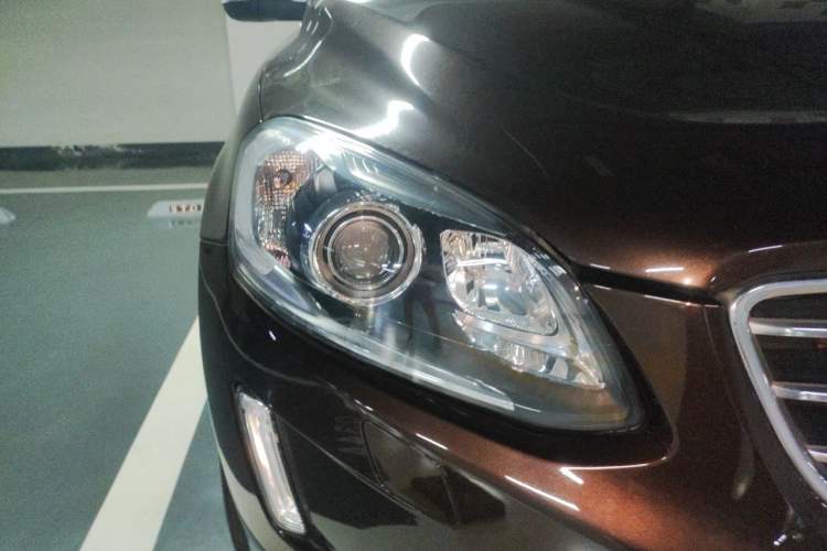 Used Volvo XC60 2016 T5 Smart Upgrade Model Right Front Headlight