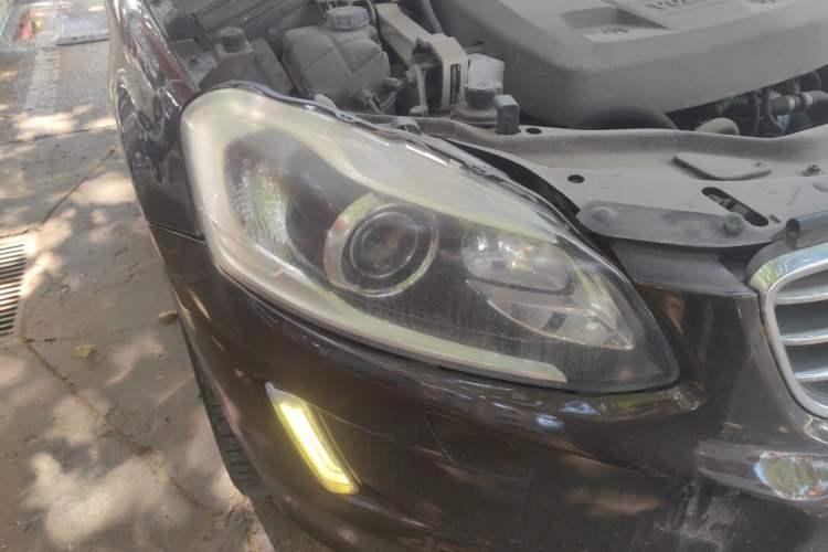 Used Volvo XC60 2016 T5 AWD Smart Drive Edition Right Front Headlight