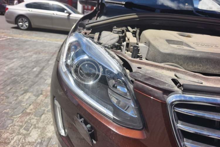 Used Volvo XC60 2016 T5 Smart Upgrade Model Right Front Headlight