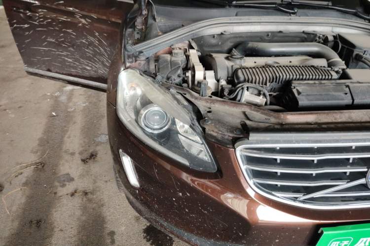 Used Volvo XC60 2016 T5 AWD Smart Drive Edition Right Front Headlight