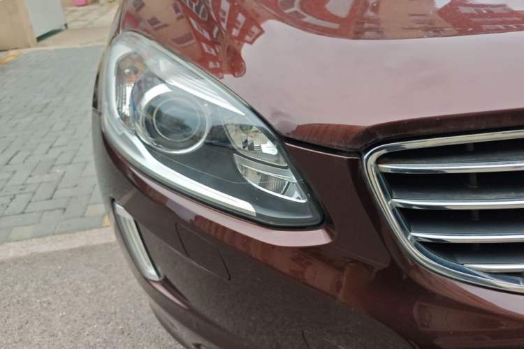 Used Volvo XC60 2016 T5 Smart Version Right Front Headlight