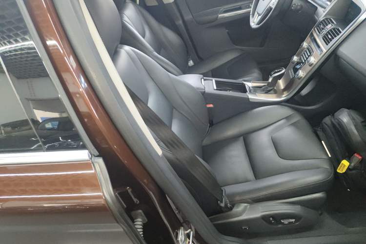 Used Volvo XC60 2016 T5 Smart Upgrade Model Right Front Seat