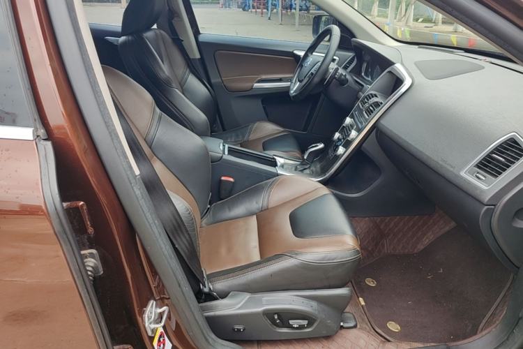 Used Volvo XC60 2016 T5 AWD Smart Drive Edition Right Front Seat