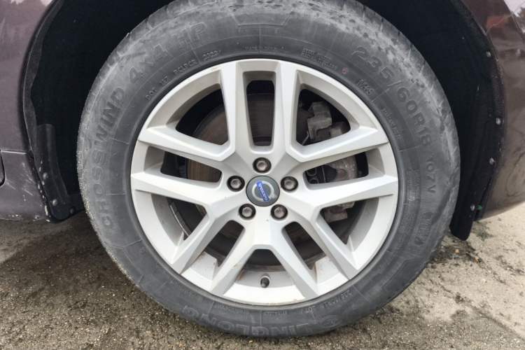Used Volvo XC60 2016 T5 Smart Drive Edition Right Front Wheel Hub