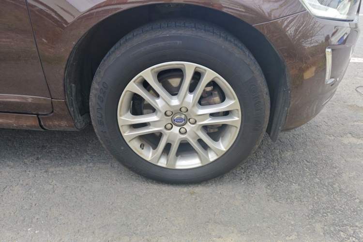 Used Volvo XC60 2016 T5 Smart Upgrade Model Right Front Wheel Hub
