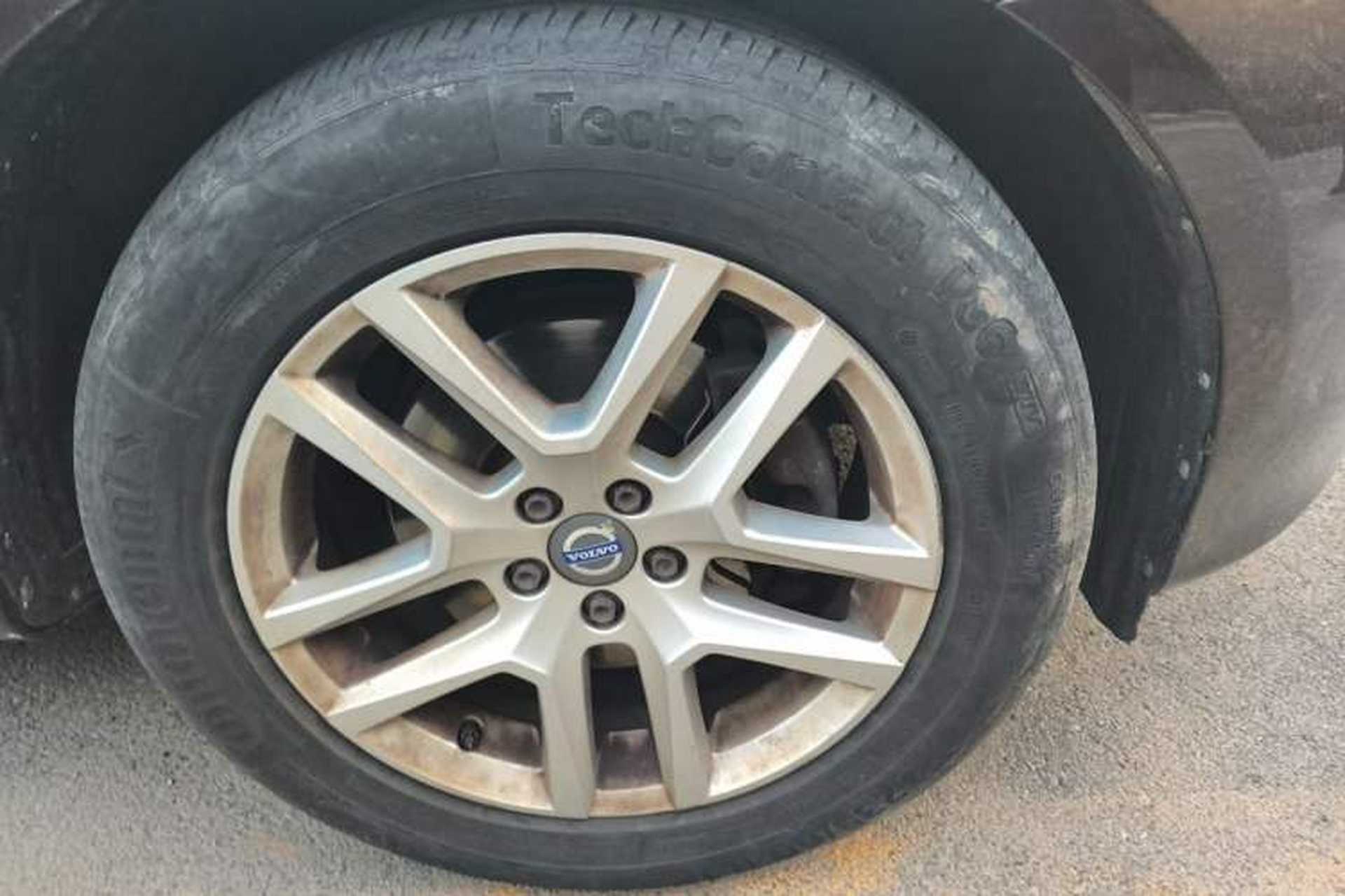 Used Volvo XC60 2016 T5 AWD Zhiyuan Edition Right Front Wheel Hub