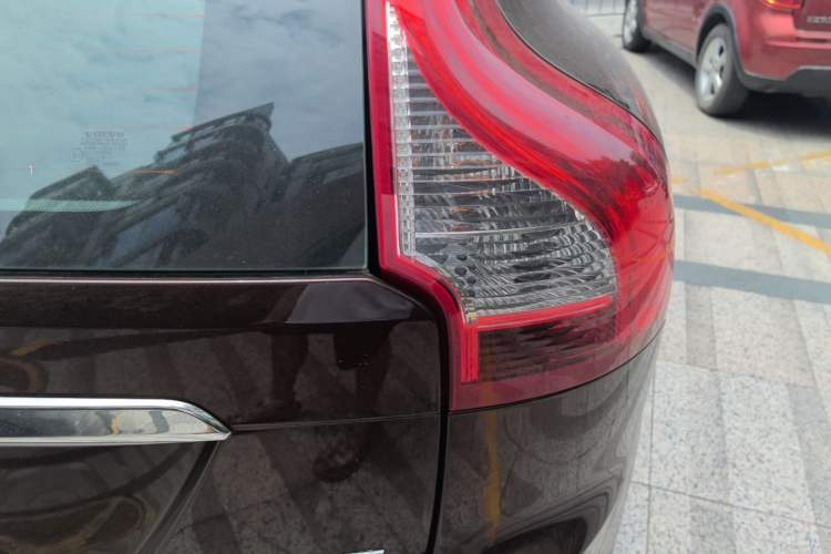 Used Volvo XC60 2016 T5 AWD Zhiyuan Edition Right Rear Taillight