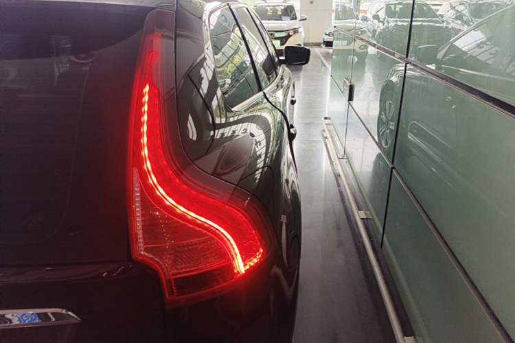 Used Volvo XC60 2016 T5 AWD Zhiyuan Edition Right Rear Taillight