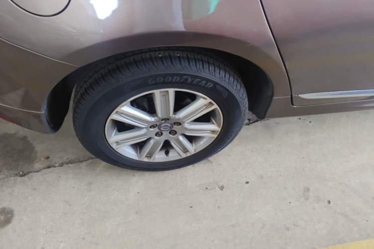 Used Volvo XC60 2016 T5 Smart Version Right Rear Wheel Hub