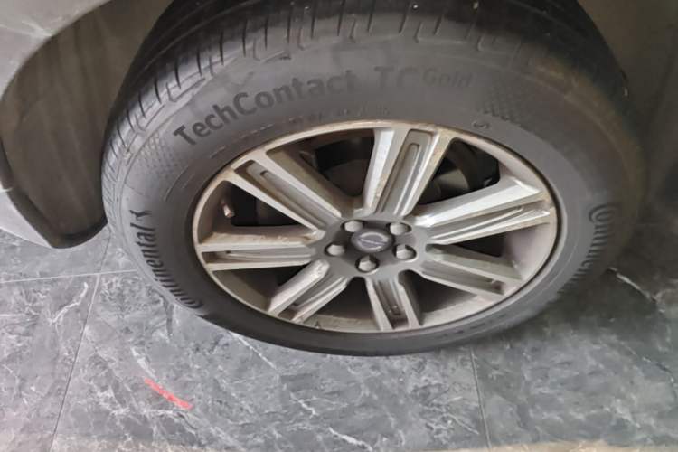 Used Volvo XC60 2016 T5 Smart Version Right Rear Wheel Hub