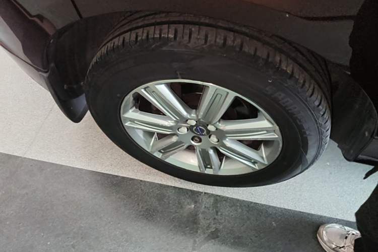 Used Volvo XC60 2016 T5 AWD Zhiyuan Edition Right Rear Wheel Hub